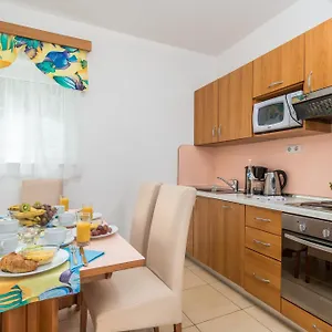  Apartment Villas Kampor